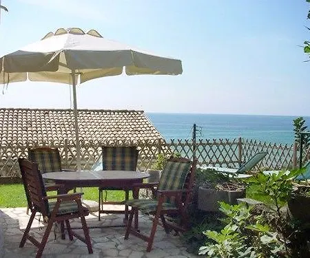 Menigos House Vakantiehuis *