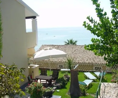 Ferienhaus Menigos House Agios Gordios (Corfu)